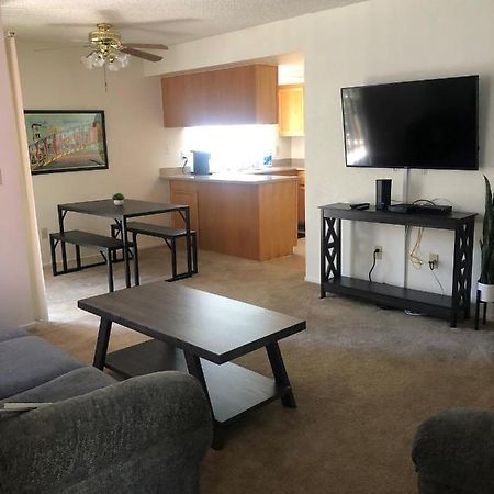 Whispering Meadows Apartments Bakersfield Exteriör bild