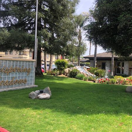 Whispering Meadows Apartments Bakersfield Exteriör bild