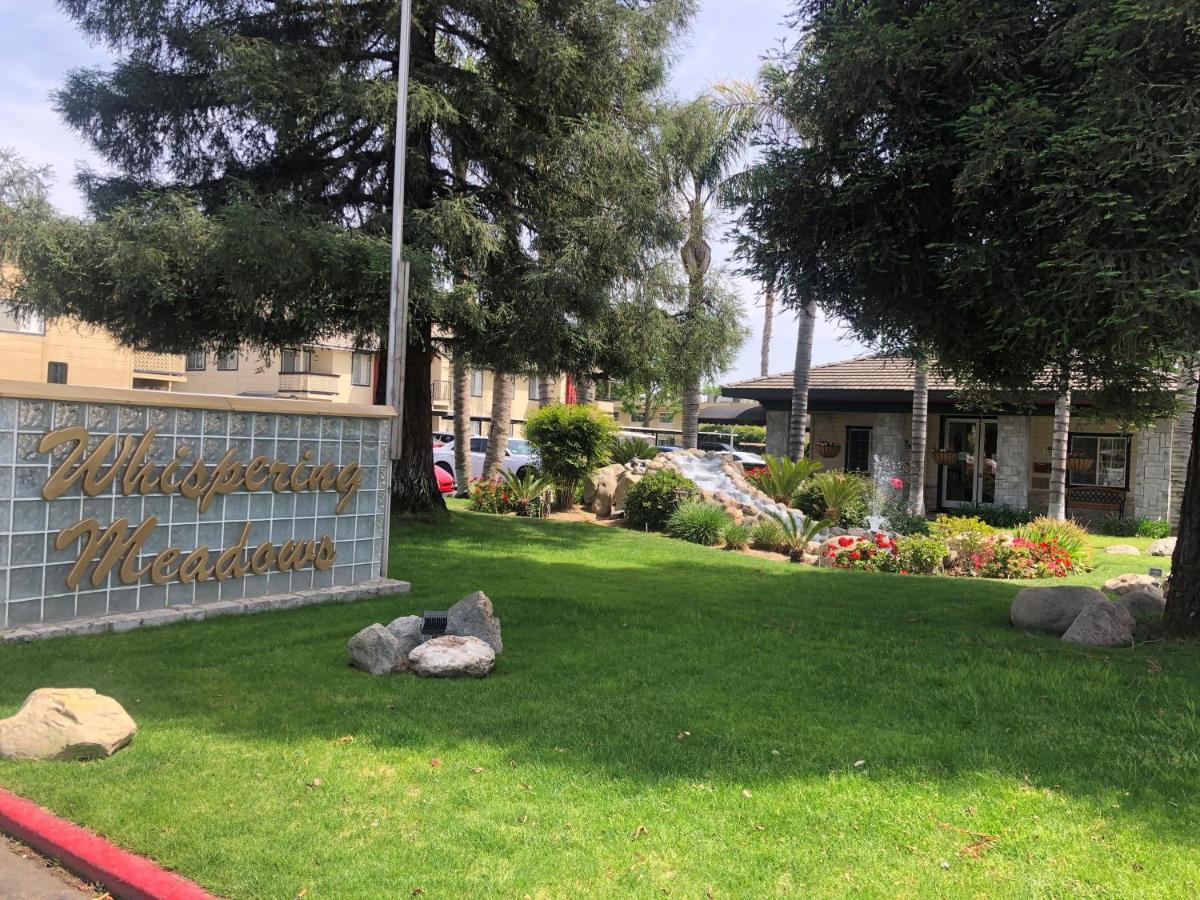 Whispering Meadows Apartments Bakersfield Exteriör bild