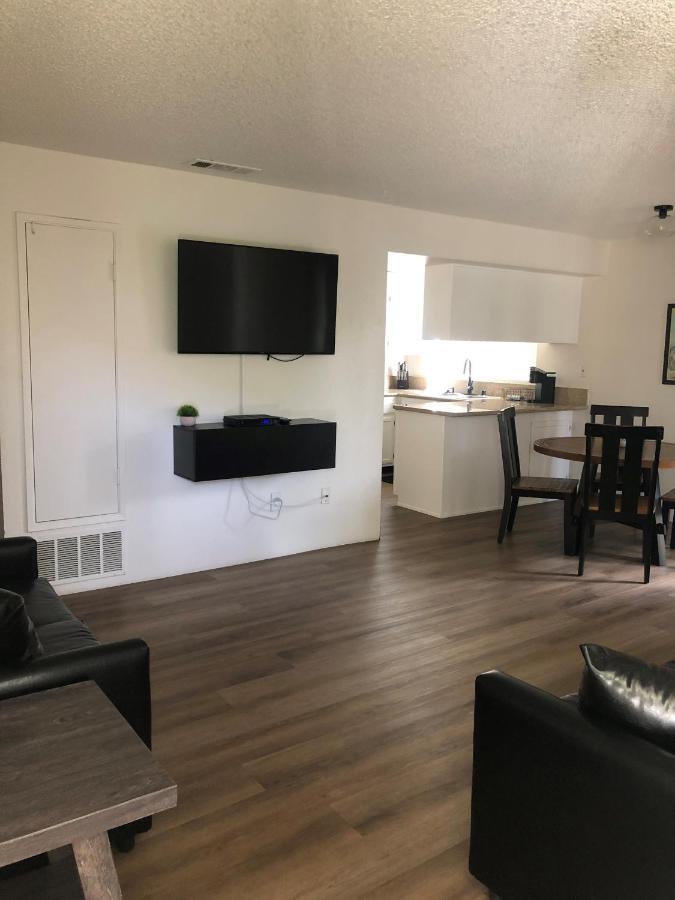 Whispering Meadows Apartments Bakersfield Exteriör bild