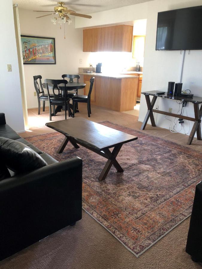 Whispering Meadows Apartments Bakersfield Exteriör bild