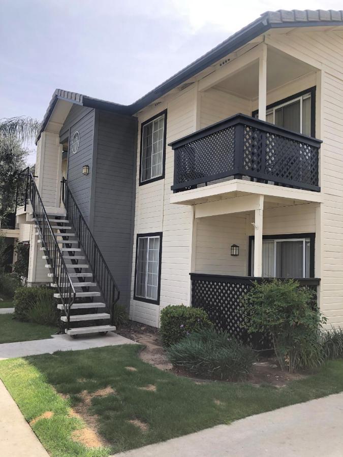Whispering Meadows Apartments Bakersfield Exteriör bild