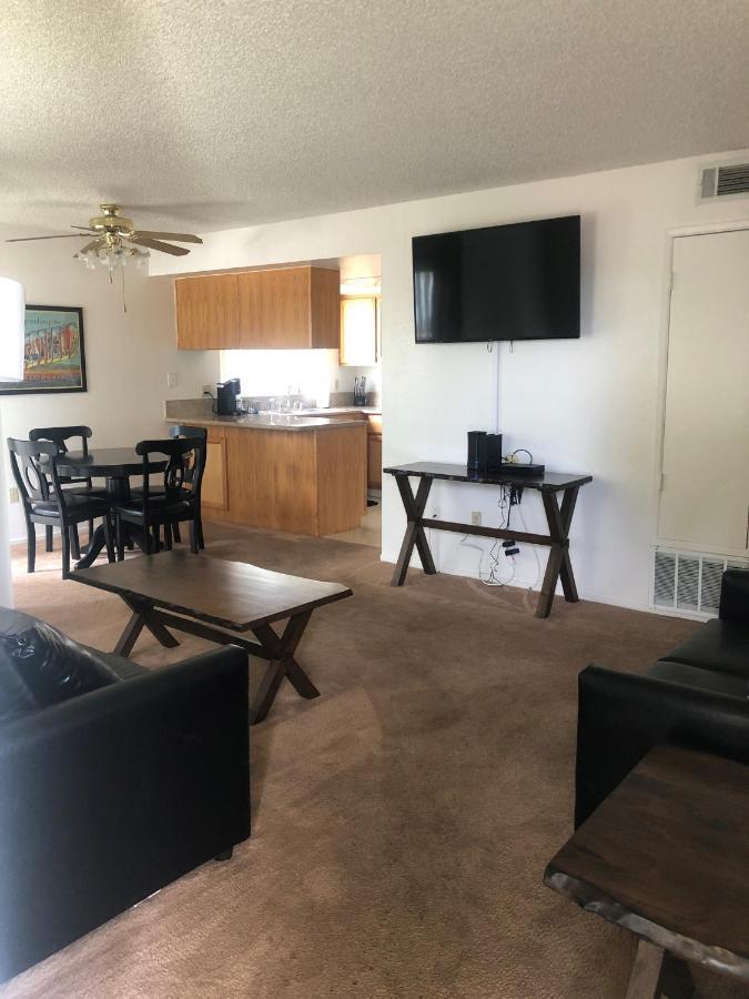 Whispering Meadows Apartments Bakersfield Exteriör bild