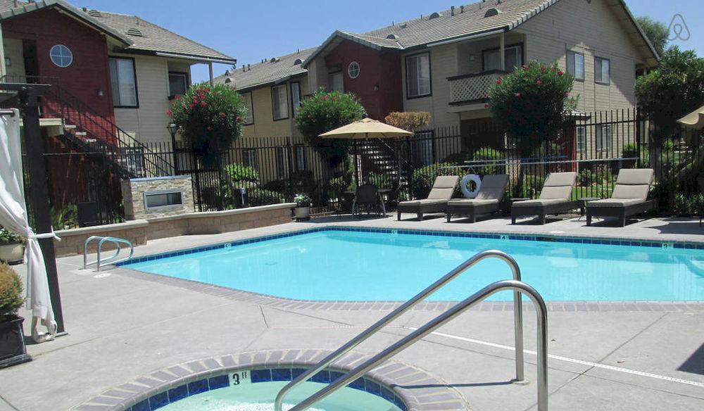 Whispering Meadows Apartments Bakersfield Exteriör bild
