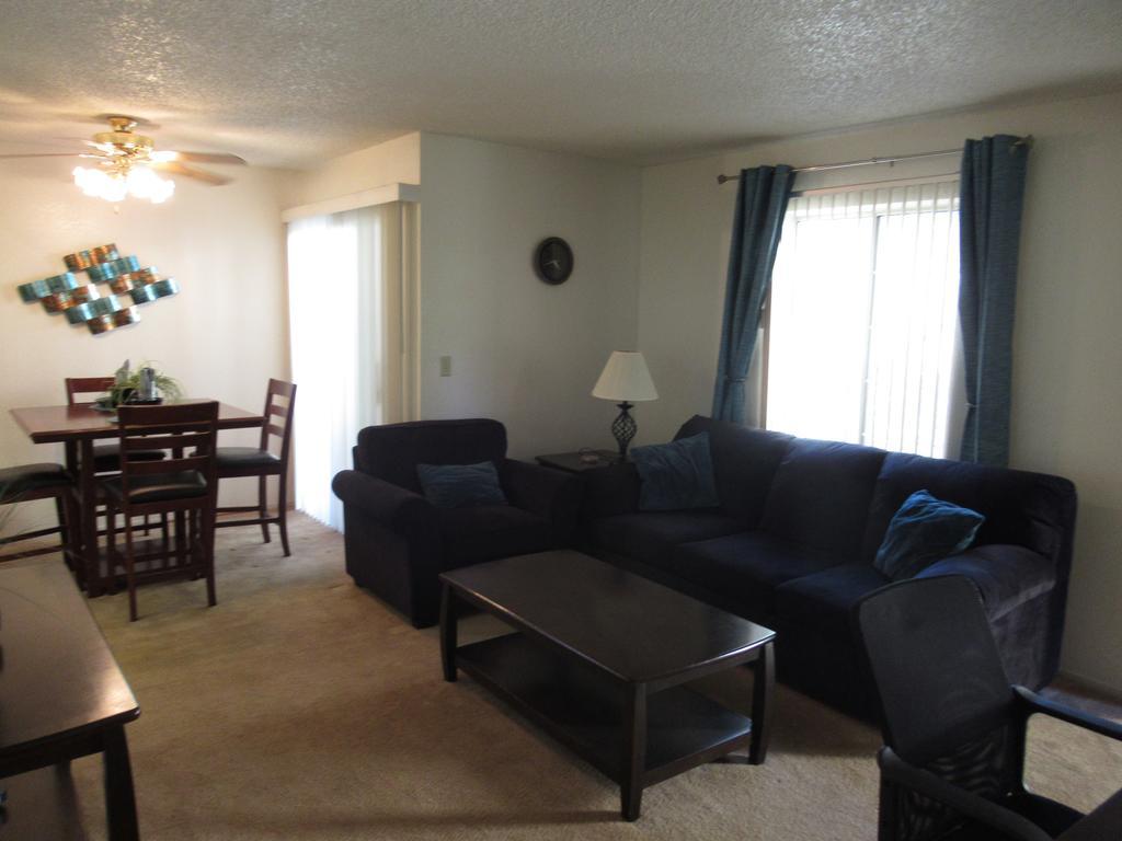 Whispering Meadows Apartments Bakersfield Exteriör bild