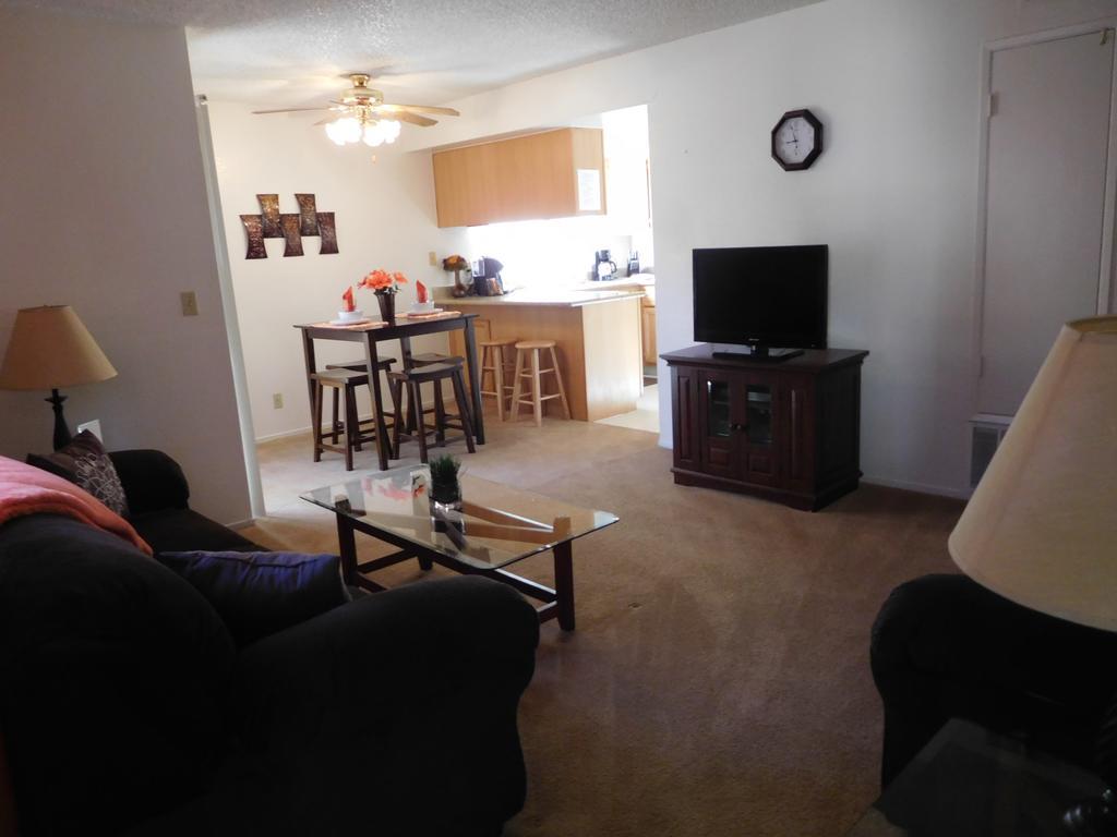 Whispering Meadows Apartments Bakersfield Exteriör bild