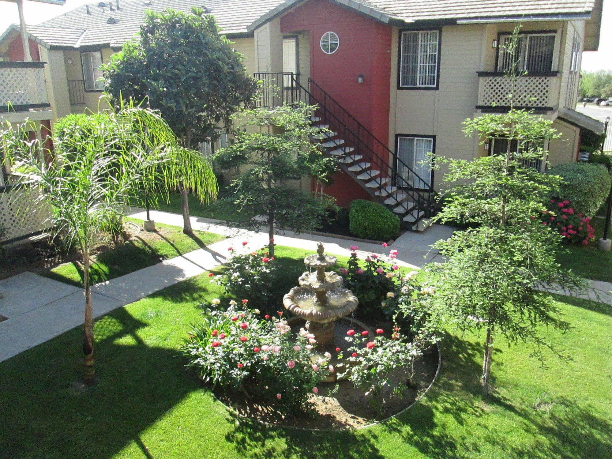 Whispering Meadows Apartments Bakersfield Exteriör bild