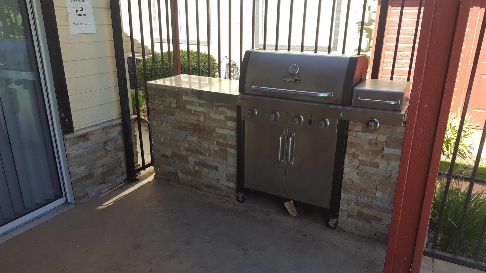 Whispering Meadows Apartments Bakersfield Exteriör bild
