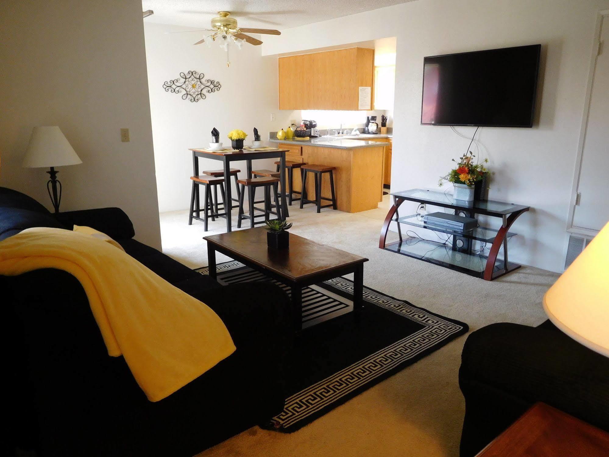 Whispering Meadows Apartments Bakersfield Exteriör bild