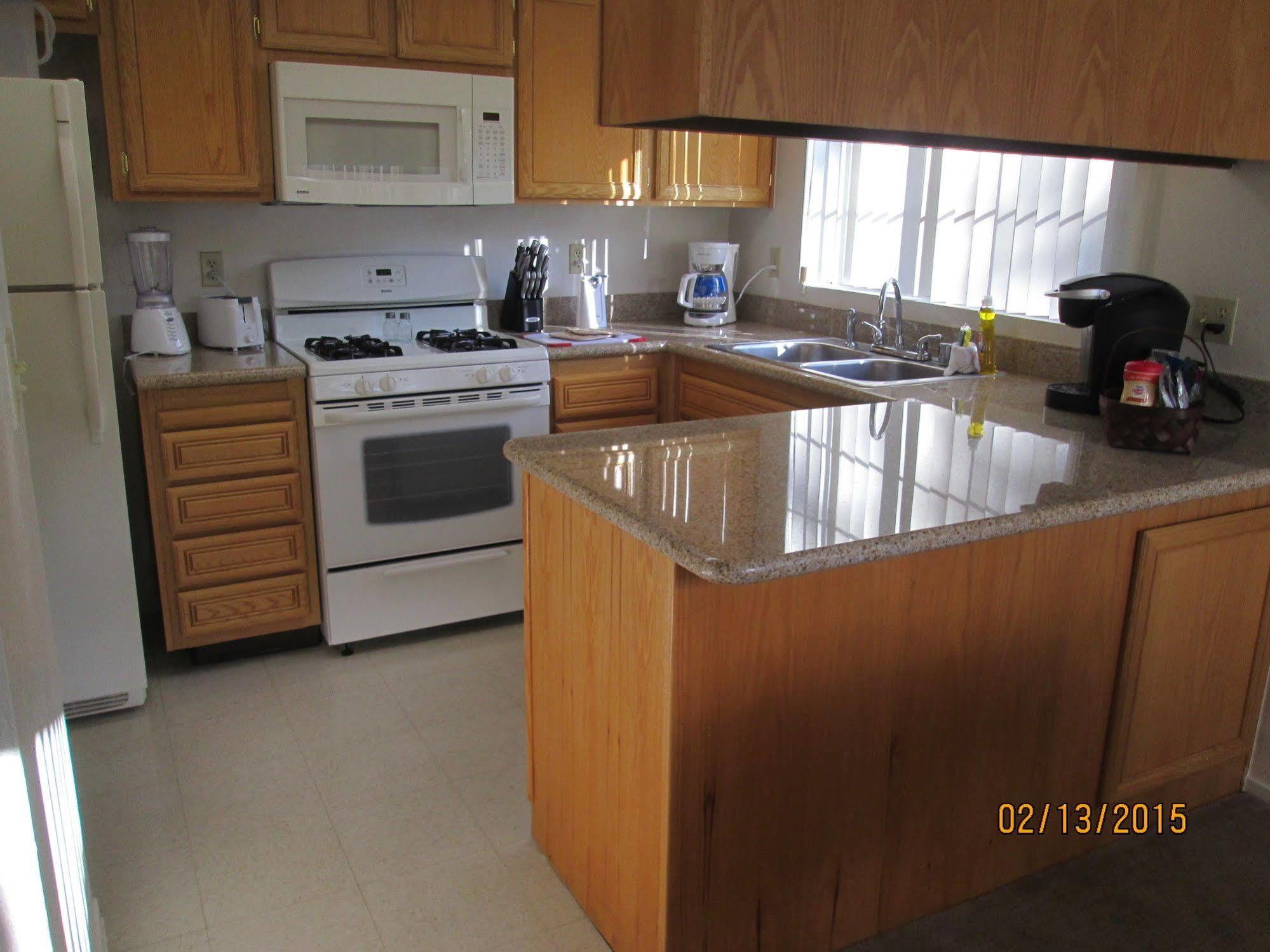 Whispering Meadows Apartments Bakersfield Exteriör bild