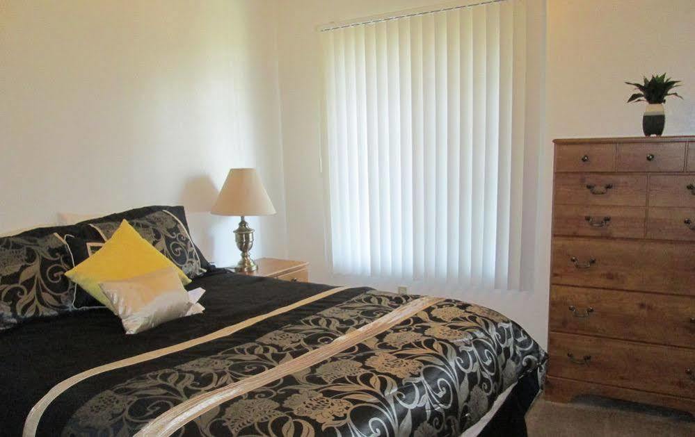 Whispering Meadows Apartments Bakersfield Exteriör bild