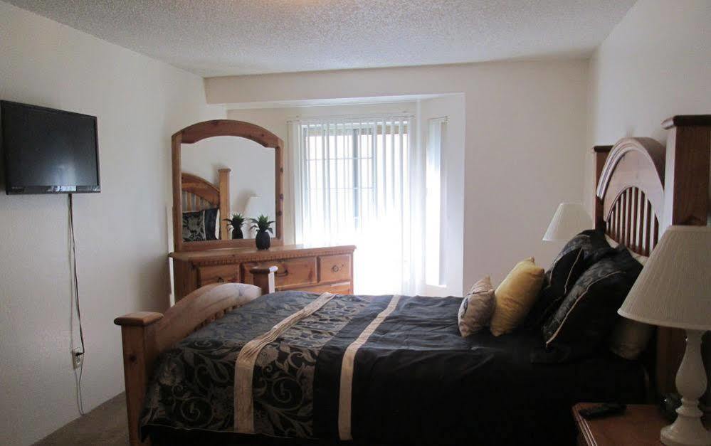 Whispering Meadows Apartments Bakersfield Exteriör bild